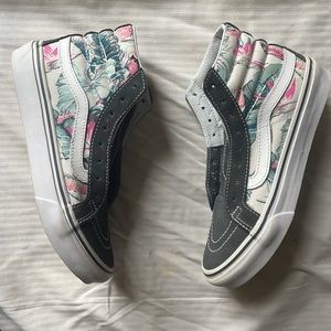 Women’s vans size 6